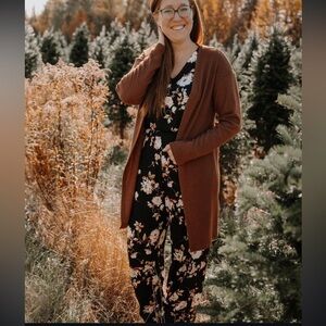 MomMe & Cie Sleeveless Floral Jumpsuit S